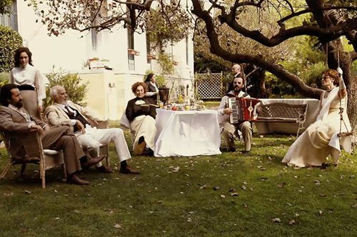 «Τι ζητάω; Να ξυπνήσω αύριο και να 'χουν αλλάξει όλα»: Μια παράσταση για τη διαχείριση της ήττας 