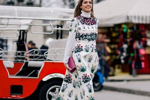 Ένα στιλιστικό πείραμα. Πώς φόρεσαν 7 γυναίκες σε 7 διαφορετικές χώρες το ίδιο φόρεμα