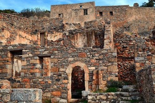 Σπιναλόγκα: Από καταραμένο νησί στον κατάλογο των μνημείων παγκόσμιας κληρονομιάς της UNESCO