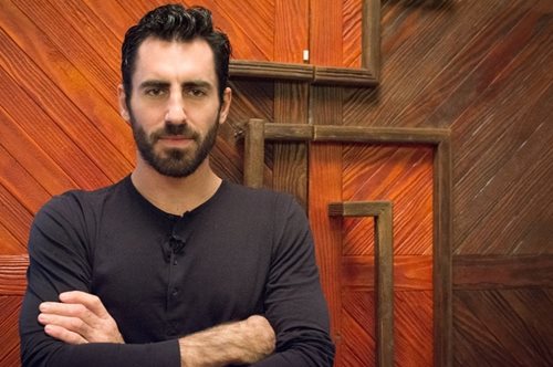 Γιάννης Αποστολάκης: Ο «Μaster Chef» και «Θαλασσόλυκος» είναι γιος του νέου υπουργού Εθνικής Άμυνας