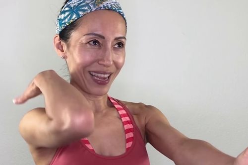 Σφριγηλό περίγραμμα: Οι ασκήσεις προσώπου που ευχόμουν να γνώριζα νωρίτερα