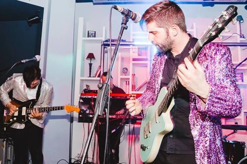 The Wedding Singers: Η μπάντα που μετατρέπει οποιονδήποτε χώρο σε ένα τεράστιο dance floor