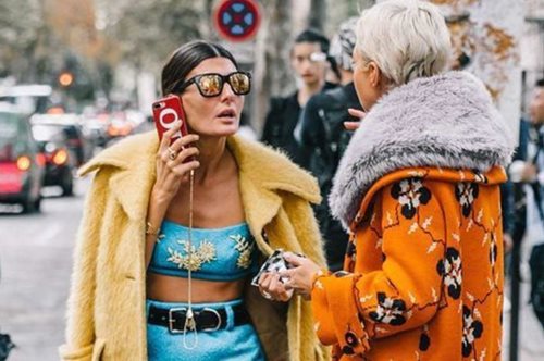 Ο συνδυασμός που κοροϊδεύουμε είναι φέτος στη μόδα: Η πιο άσχημη τάση της χρονιάς