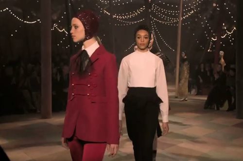 O οίκος Dior υπέγραψε την πιο στιλάτη συλλογή του: Πρώτη φορά θέλεις να φορέσεις όλα τα σύνολα 