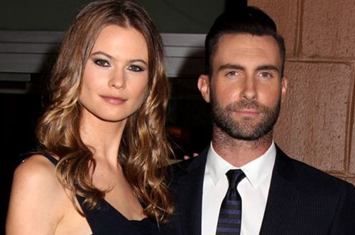 Ξύπνησα μια μέρα και είπα θα φορέσω τζιν. Πώς αντιμετώπισε την επιλόχεια κατάθλιψη η Behati Prinsloo