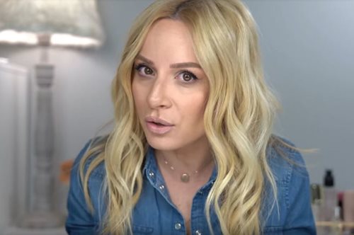 Θέλει εξάσκηση: Πώς να πετύχεις την ανεπιτήδευτη, χαλαρή μπούκλα 