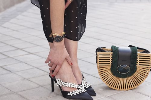 Προσοχή: Η λεπτομέρεια που φέτος είναι τάση μπορεί να μειώσει τη στιλιστική αξία των κοσμημάτων σου