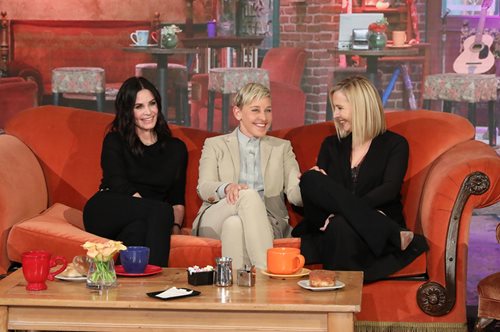 H Έλεν Ντε Τζενέρις έστησε τελείως απρόσμενα ένα reunion των Friends και όλοι έμειναν άφωνοι