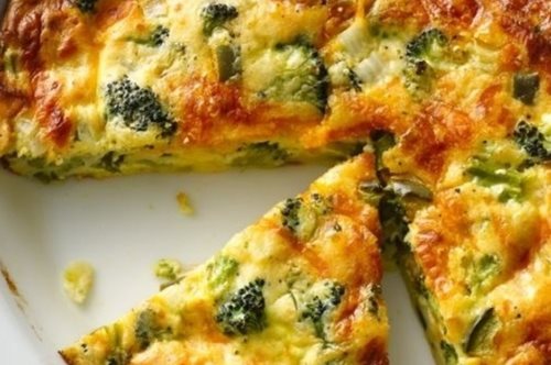 Σπανακόπιτα ταψιού χωρίς φύλλο με γιαούρτι: Μια light νοστιμιά που γίνεται στο λεπτό