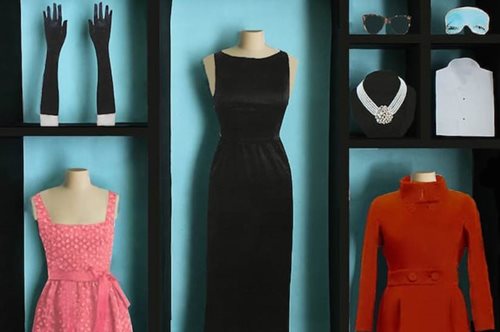 Η γκαρνταρόμπα της Όντρεϊ Χέπμπορν: Οι πιο στιλάτες ταινίες στην ιστορία σαν βιτρίνες καταστήματος