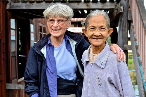 Η 86χρονη που έχει επισκεφτεί 87 χώρες και συνεχίζει. Θεωρεί τα ταξίδια ελιξίριο νεότητας