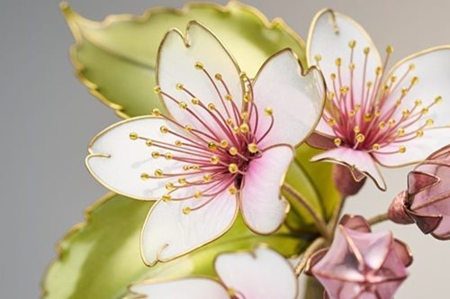 Μια Γιαπωνέζα φτιάχνει τα ομορφότερα αξεσουάρ μαλλιών που έχεις δει ποτέ