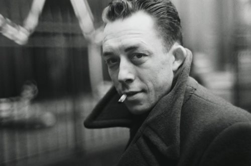 «Η δυστυχία δεν είναι στα μέτρα του ανθρώπου»: Απόσπασμα από την Πανούκλα του Αλμπέρ Καμύ 