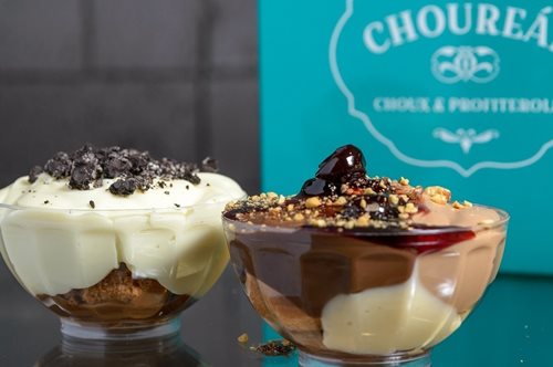 Το πιο απολαυστικό προφιτερόλ στην Αθήνα φτιάχνεται σε ένα νέο ζαχαροπλαστείο στην Ερμού