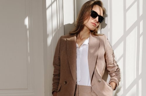 Το αγάπησαν οι μαμάδες μας, τώρα κι εμείς: Το ελληνικό brand LOLA μας ντύνει από το 1973 έως σήμερα 