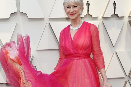 H τάση που φόρεσαν όλες οι καλοντυμένες γυναίκες άνω των 40 στα φετινά Όσκαρ