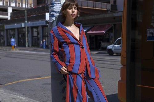 Τα παπούτσια με το τακούνι-οφθαλμαπάτη έχουν επανέλθει δυναμικά στο προσκήνιο 