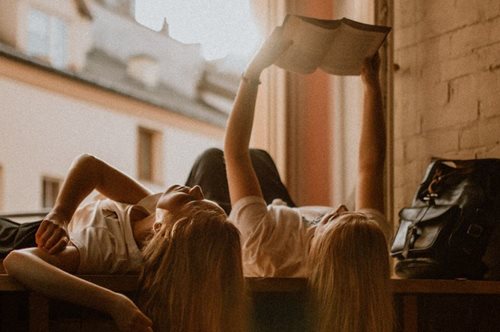 Αριστουργήματα: Τρεις νέες αφίξεις βιβλίων θα σε κάνουν να αφήσεις την ηλεκτρονική οθόνη στην άκρη 