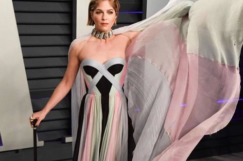 Η Σέλμα Μπλερ έχει σκλήρυνση κατά πλάκας. Θέλει να δημιουργήσει μια κολεξιόν για άτομα με αναπηρίες