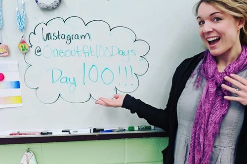 Μια γυναίκα φορούσε το ίδιο φόρεμα επί 100 μέρες: Ένα μοναδικό πείραμα βιώσιμης μόδας