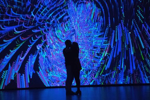 Πάθος εναντίον λογικής. Η ταινία που σου δείχνει πώς θα είναι οι ερωτικές σχέσεις στο μέλλον