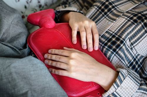 Τα σημάδια ότι η «ίωση» που περνάς είναι γρίπη H1Ν1. Και πότε να πας επειγόντως στο νοσοκομείο