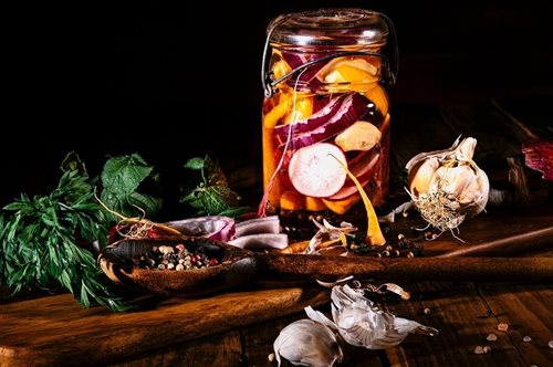 Η πιο γρήγορη και εύκολη συνταγή για τουρσί: Κάνει για όλα τα λαχανικά, είναι έτοιμη σε 48 ώρες