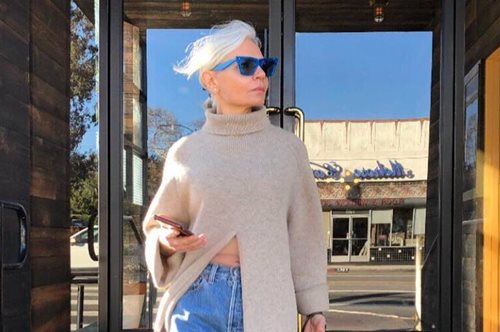 Τα κομμάτια που δεν θα ξαναφορέσει μια υπέρκομψη 54χρονη fashion blogger. Και οι τάσεις που αγαπά