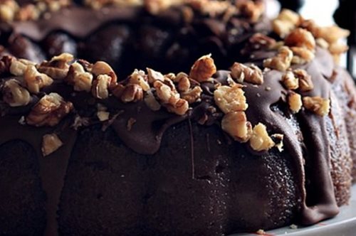 Χαλβάς χωρίς ζάχαρη, με σοκολάτα και καβουρδισμένο αμύγδαλο: Το παραδοσιακό γλυκό έγινε light  