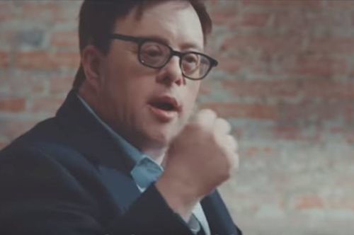 Ο πρώτος πτυχιούχος Πανεπιστημίου με σύνδρομο Down: «Δεν επιλέγεις ένα παιδί a la carte»