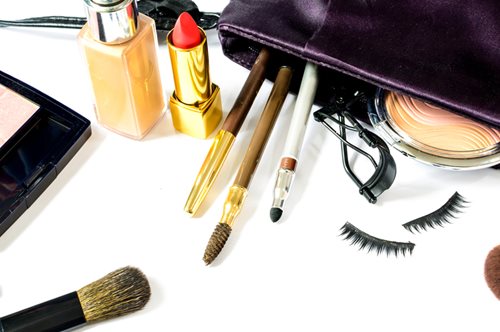 5 προϊόντα που πρέπει να έχετε στο νεσεσέρ σας