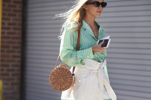 Κάθε μέρα γιορτή: Τα 4 ανοιξιάτικα χρώματα που φορέθηκαν τρελά στις Εβδομάδες Μόδας