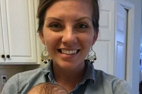 Η ιστορία της γυναίκας που πάλεψε κρυφά με την επιλόχειο κατάθλιψη και δεν τα κατάφερε