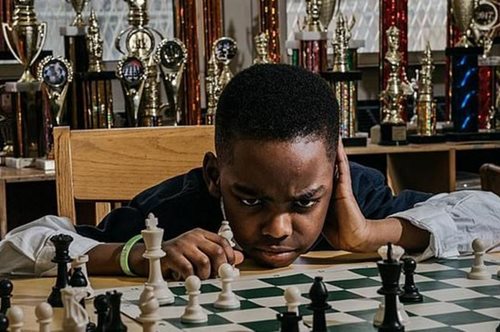 Ένας 8χρονος, άστεγος πρόσφυγας κέρδισε τον τίτλο του Πρωταθλητή Σκακιού της Νέας Υόρκης