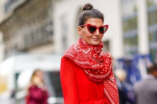 Μια fashion blogger δεν θα φορούσε ποτέ αυτές τις τάσεις με τζιν παντελόνι