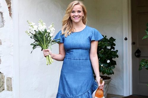 Οι μικρόσωμες celebrities άνω των 40 έχουν σταματήσει να φορούν αυτά τα κομμάτια