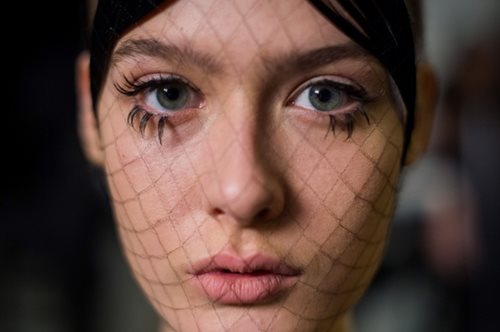 «Κάνει θαύματα»: Η μάσκαρα που εκθειάζεται στο Amazon κοστίζει 4,5 ευρώ. Η πιο έξυπνη αγορά