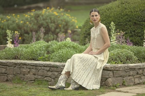 Νέα H&Μ με έκπτωση και σεβασμό προς το περιβάλλον. Πέντε Ελληνίδες μούσες μάς δείχνουν τον τρόπο