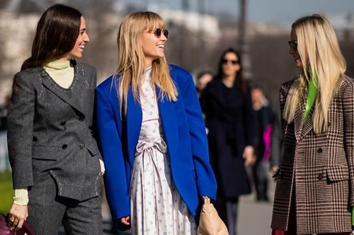 Αν περνάς τη ζωή σου μέσα σε τζιν και flat παπούτσια: Η συμβουλή που χρειάζεσαι για να ξεχωρίσεις