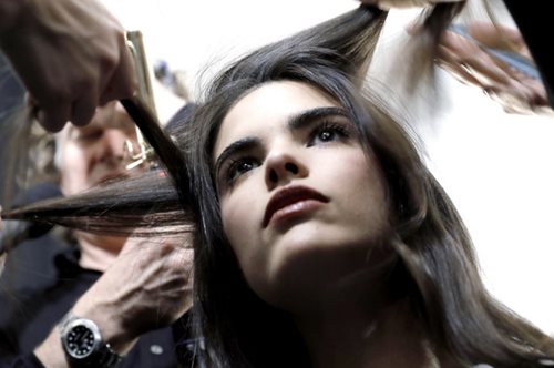 Το προϊόν που θα κάνει τα μαλλιά σου να ευωδιάζουν όλη μέρα. Θα σε ρωτούν όλοι γι' αυτό