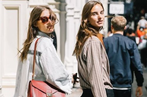 Πίσω στα θρυλικά  90’s:Το ανανεωμένο κομμάτι που επιστρέφει για να κλέψει την παράσταση την άνοιξη