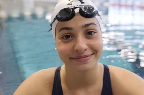 Η προσφυγοπούλα που κολύμπησε στο Αιγαίο για τη ζωή της βρέθηκε να αγωνίζεται στους Ολυμπιακούς