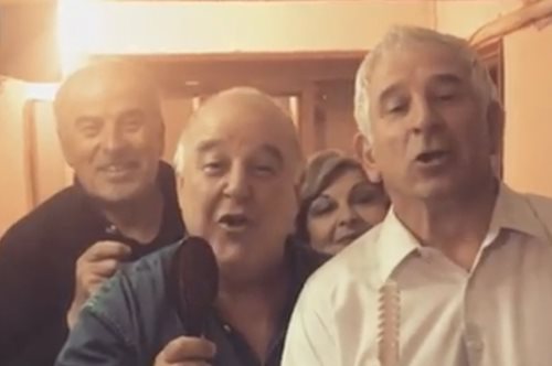  «Αυτό, μάλιστα!»: Φιλιππίδης και Χαϊκάλης σατιρίζουν τη διαφήμιση του Γαϊτάνου και γίνονται viral