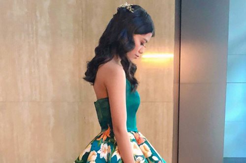 17χρονη έραψε μόνη το φόρεμα για τον χορό αποφοίτηση της και τώρα δεν προλαβαίνει τις παραγγελείες