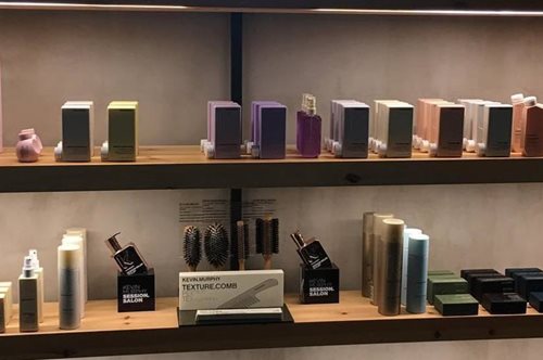 Πήγαμε στο κομμωτήριο που όλες οι αναγνώστριες του WomanTOC έχουμε 20% έκπτωση 