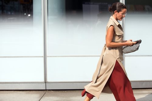 Ιερό και στιλάτο: Εάν έχεις βαρεθεί το μπεζ αυτό είναι το χρώμα που θα το αντικαταστήσεις  