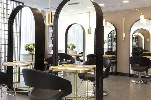 Ένα ολοκαίνουργιο κομμωτήριο στην καρδιά της Γλυφάδας θα σου σερβίρει τσάι από την Κωνσταντινούπολη 