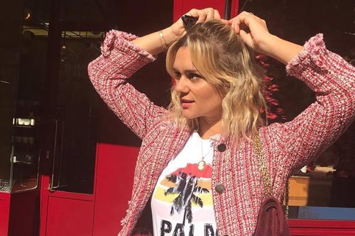 Οι στιλίστριες ψήφισαν ομόφωνα την καλύτερη τσάντα της άνοιξης. Ελευθερώνει τα χέρια, δίνει φινέτσα