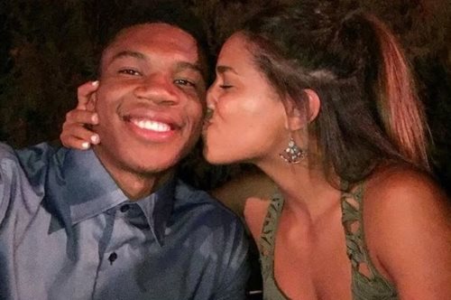 Ένα όμορφο ζευγάρι: Το ξεχωριστό κορίτσι του Γιάννη Αντετονκούμπο