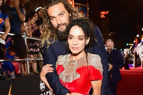 Λίζα Μπονέ και Τζέισον Μομόα + ακόμα 6 διάσημες ερωτευμένες με μικρότερους σε ηλικία συντρόφους 